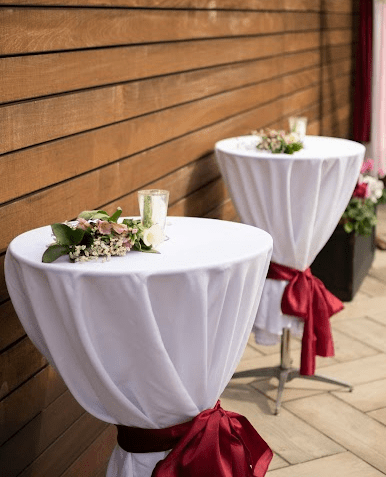 Cocktail table rental