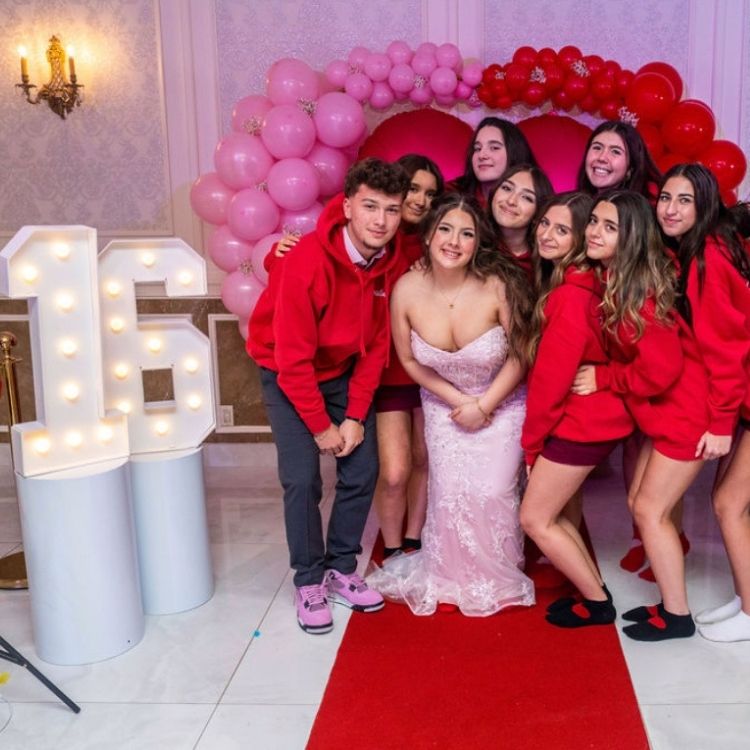 Sweet 16 Marquee Numbers and Balloon Heart Arch Photobooth Add On