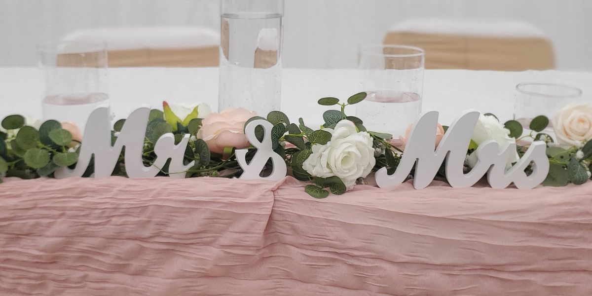 Sweetheart table rental in Brooklyn